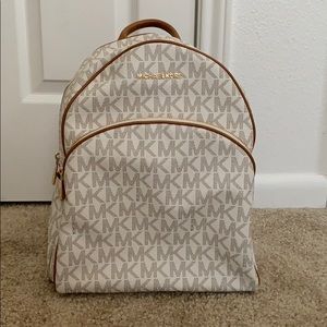 MICHAEL KORS LARGE ABBEY BACKPACK